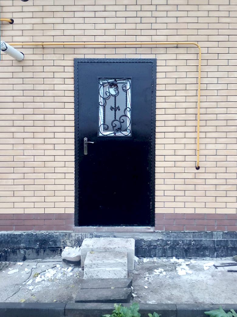 Изготовление металлических дверей